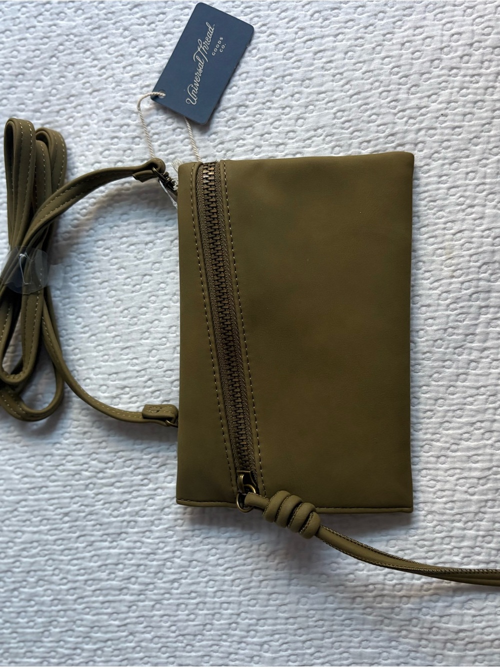 Universal Thread Olive Crossbody Wristlet